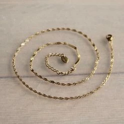 Bazou Finely Twisted Necklace Gold