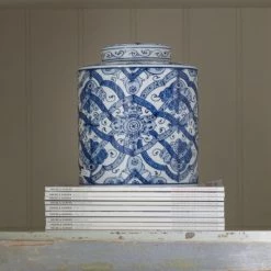 Grand Illusions Ginger Jar Ruban