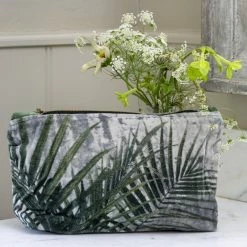 Grand Illusions Pouch Kentia Palm