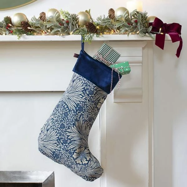 Hot Sale 🎁 New Green & Heath 🎄 Christmas Stocking In William Morris Marigold Indigo With Navy Velvet Trim ✨ 1 New Green & Heath Christmas Stocking In William Morris Marigold Indigo With Navy Velvet Trim