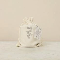 Norfolk Natural Living Geranium & Tomato Leaf Candle